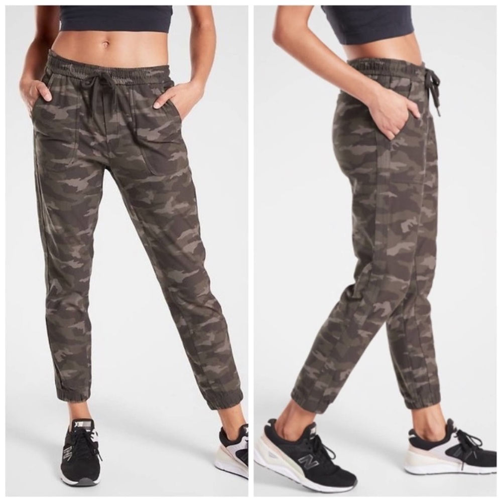 ATHLETA farallon jogger in black olive camo